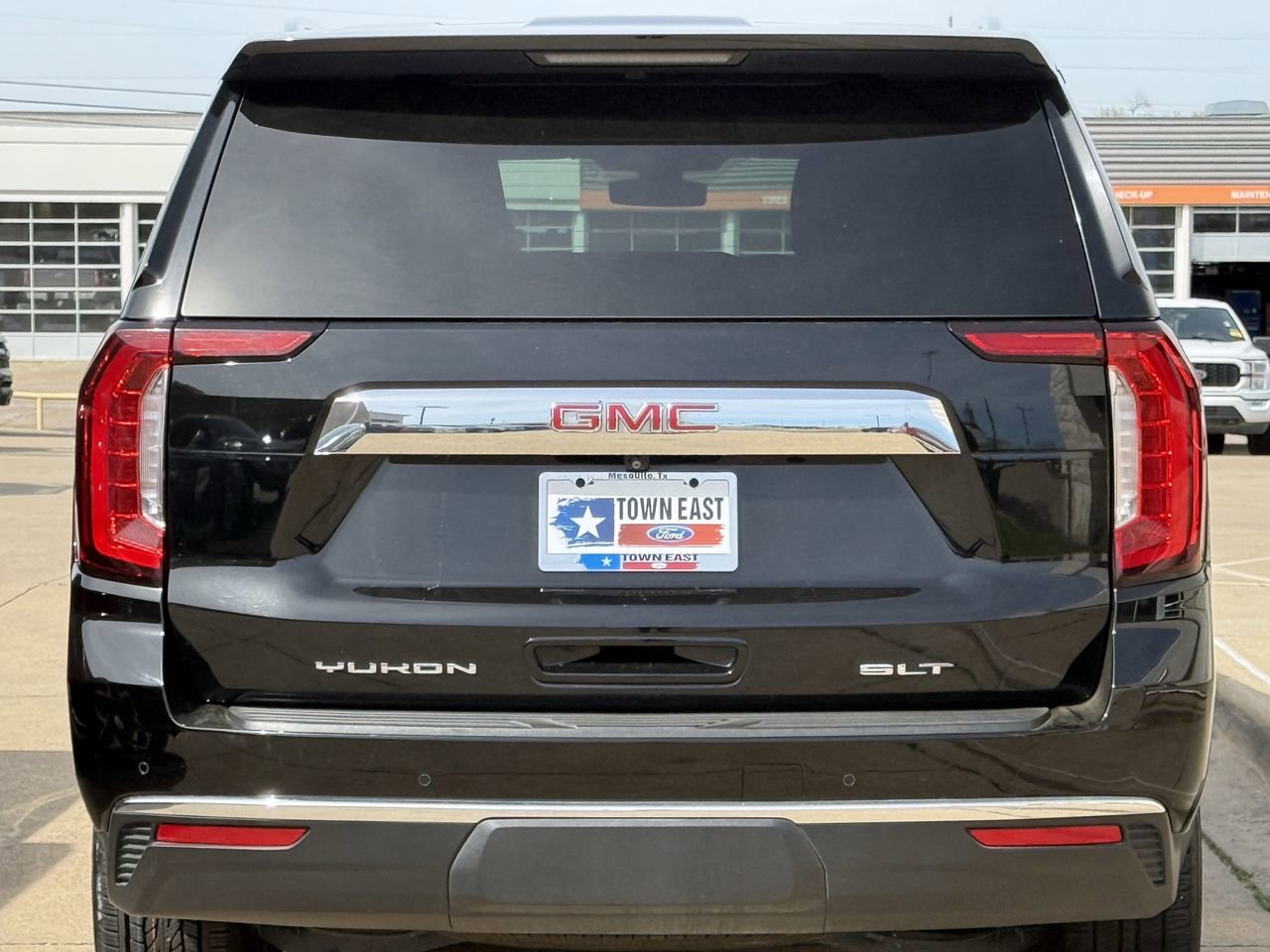 Used 2022 GMC Yukon XL SLT image 6