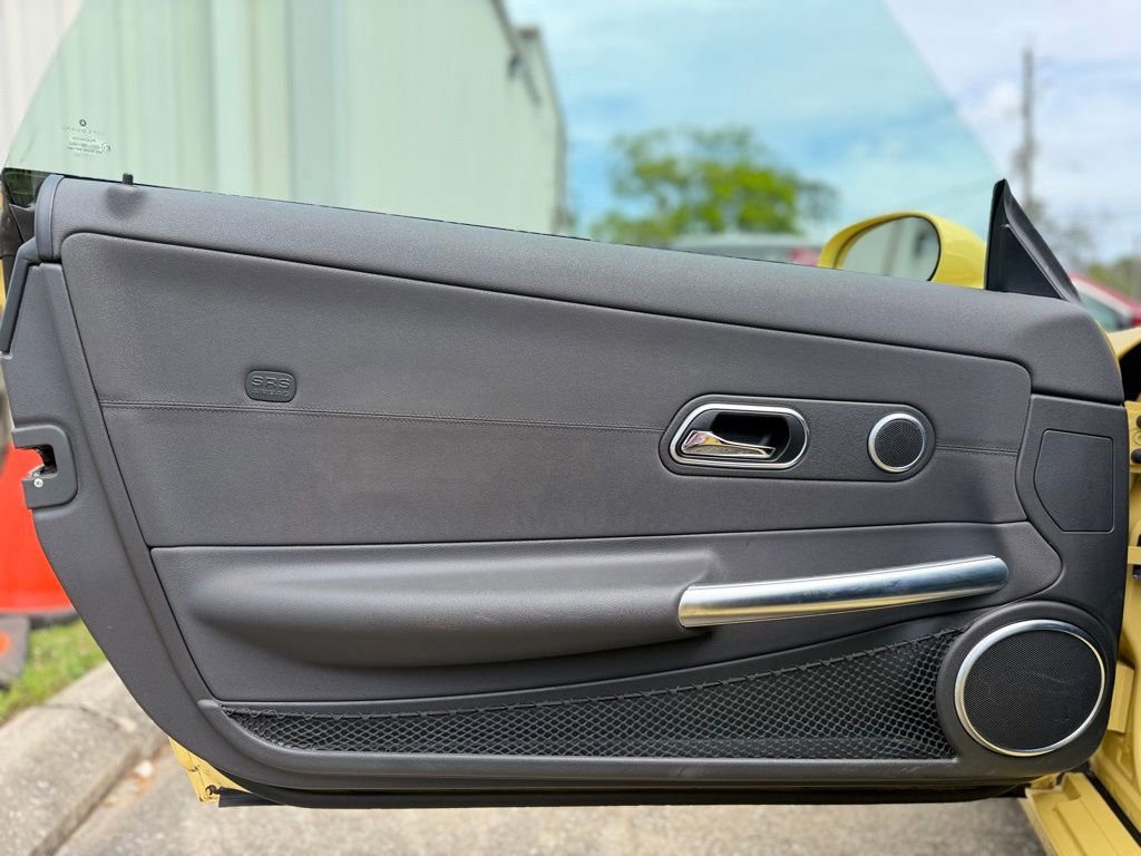 Used 2005 Chrysler Crossfire Limited image 21