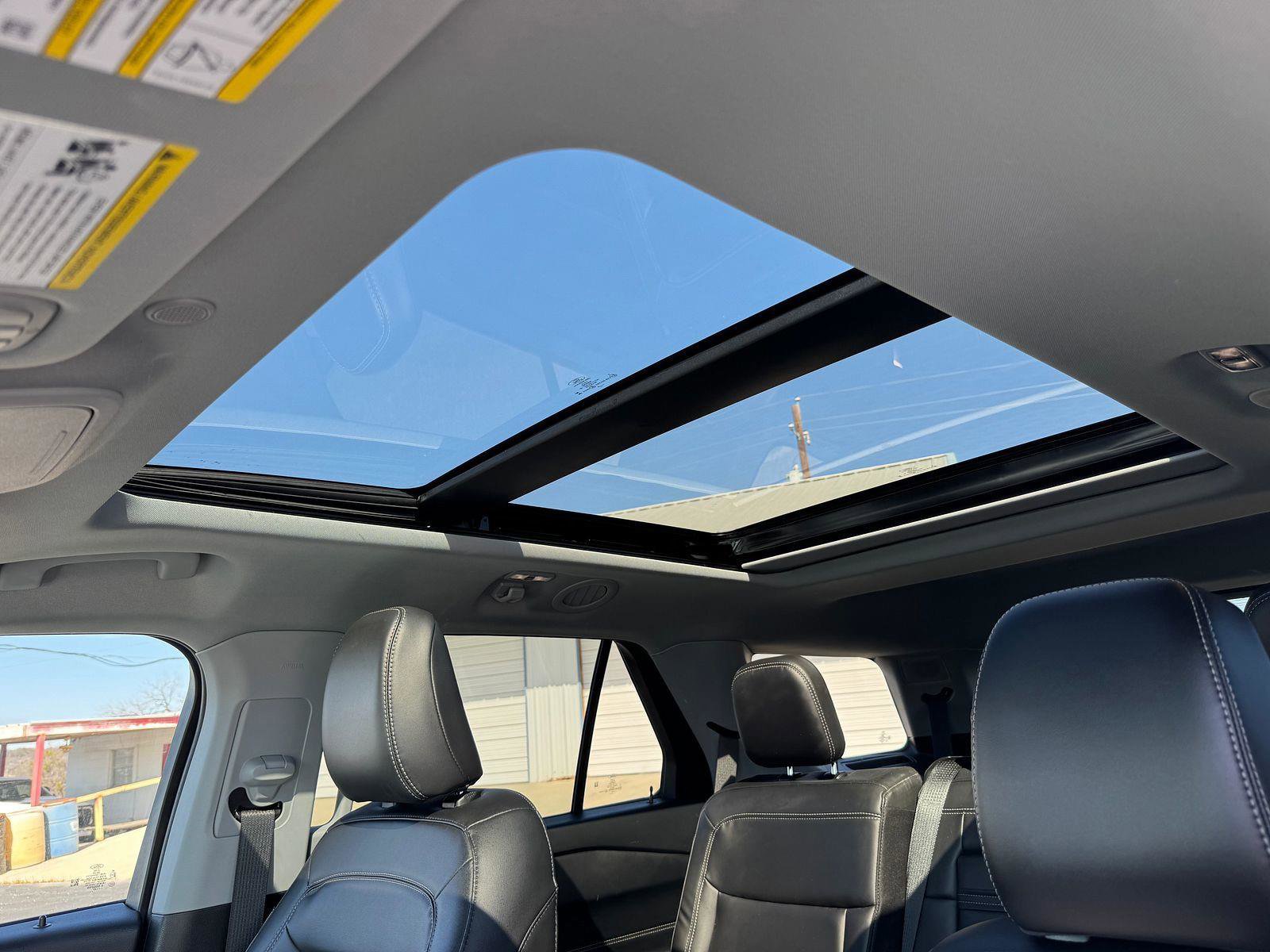 Used 2023 Ford Explorer XLT w/ Equipment Group 202A image 9