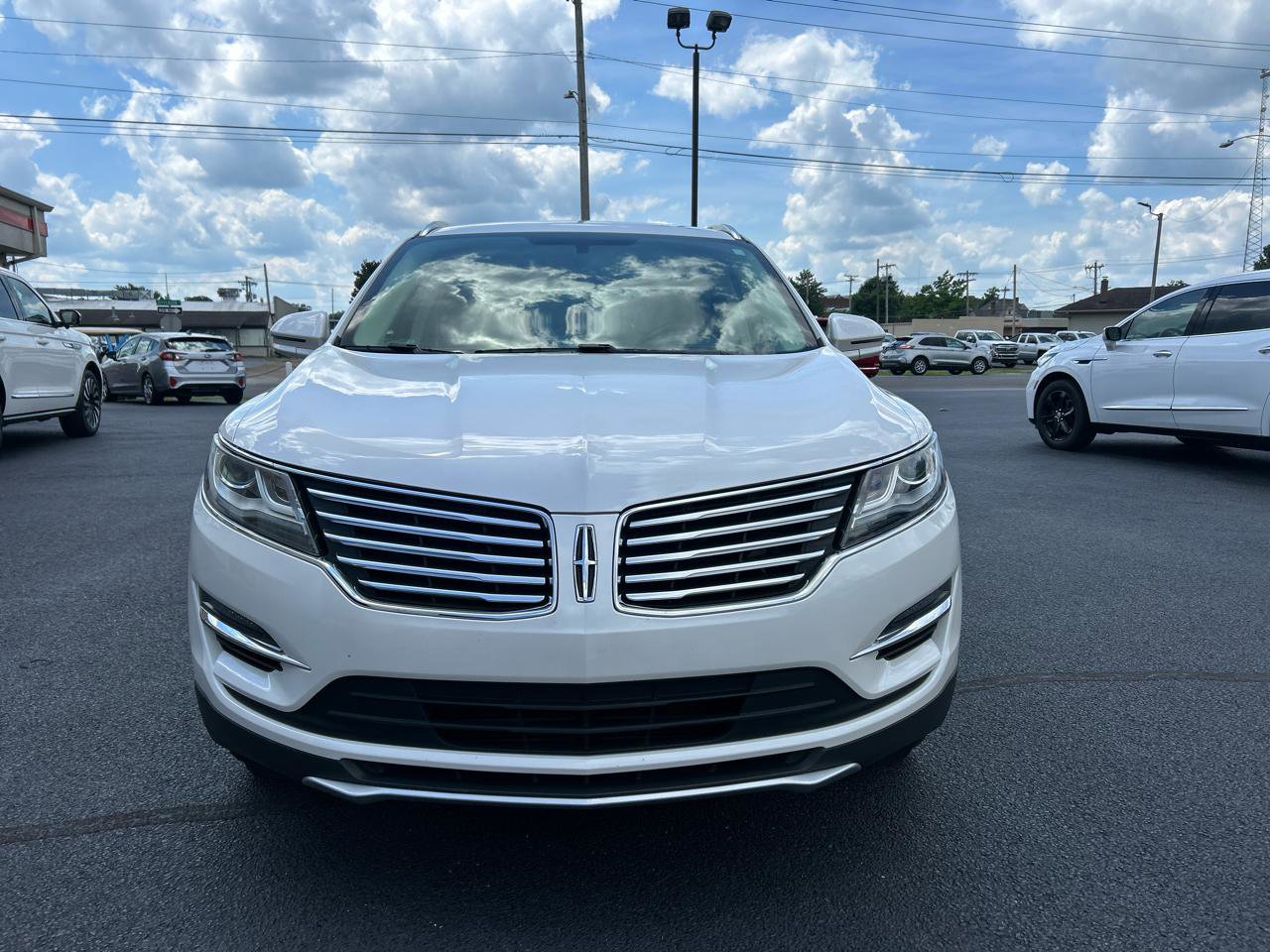 Used 2017 Lincoln MKC Select w/ Select Plus Package AWD/4WD image 2