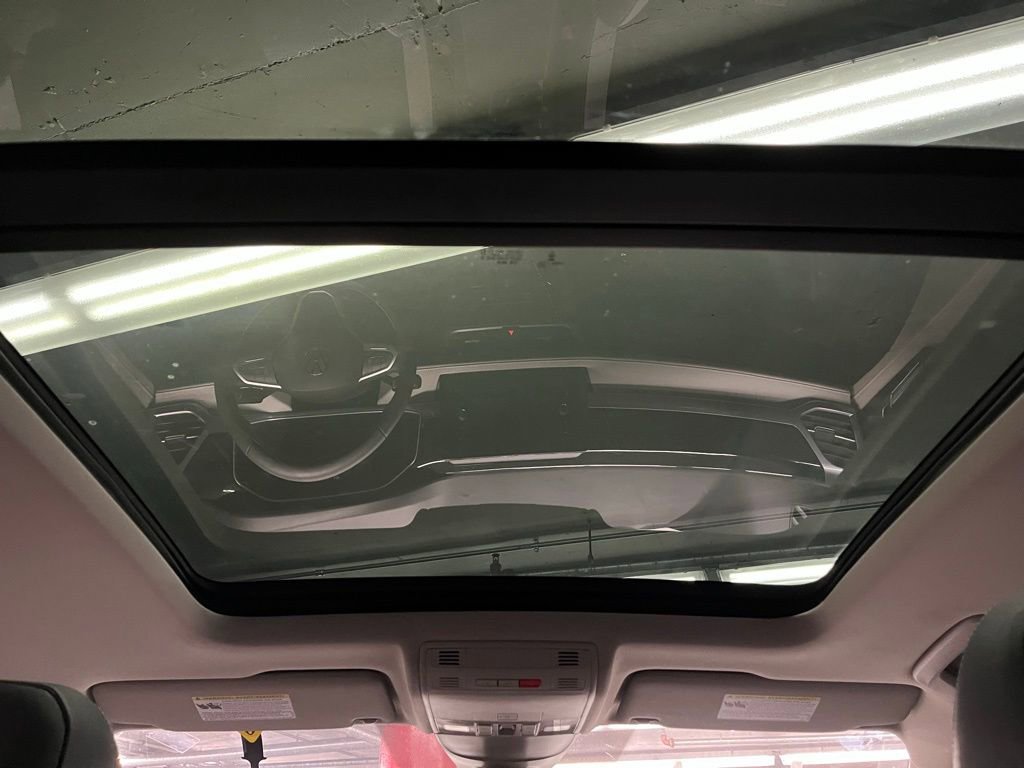 New 2025 Volkswagen Taos SEL image 10