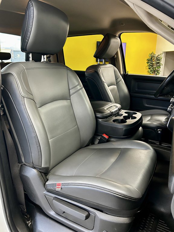 Used 2020 RAM 3500 Tradesman w/ Chrome Appearance Group image 16