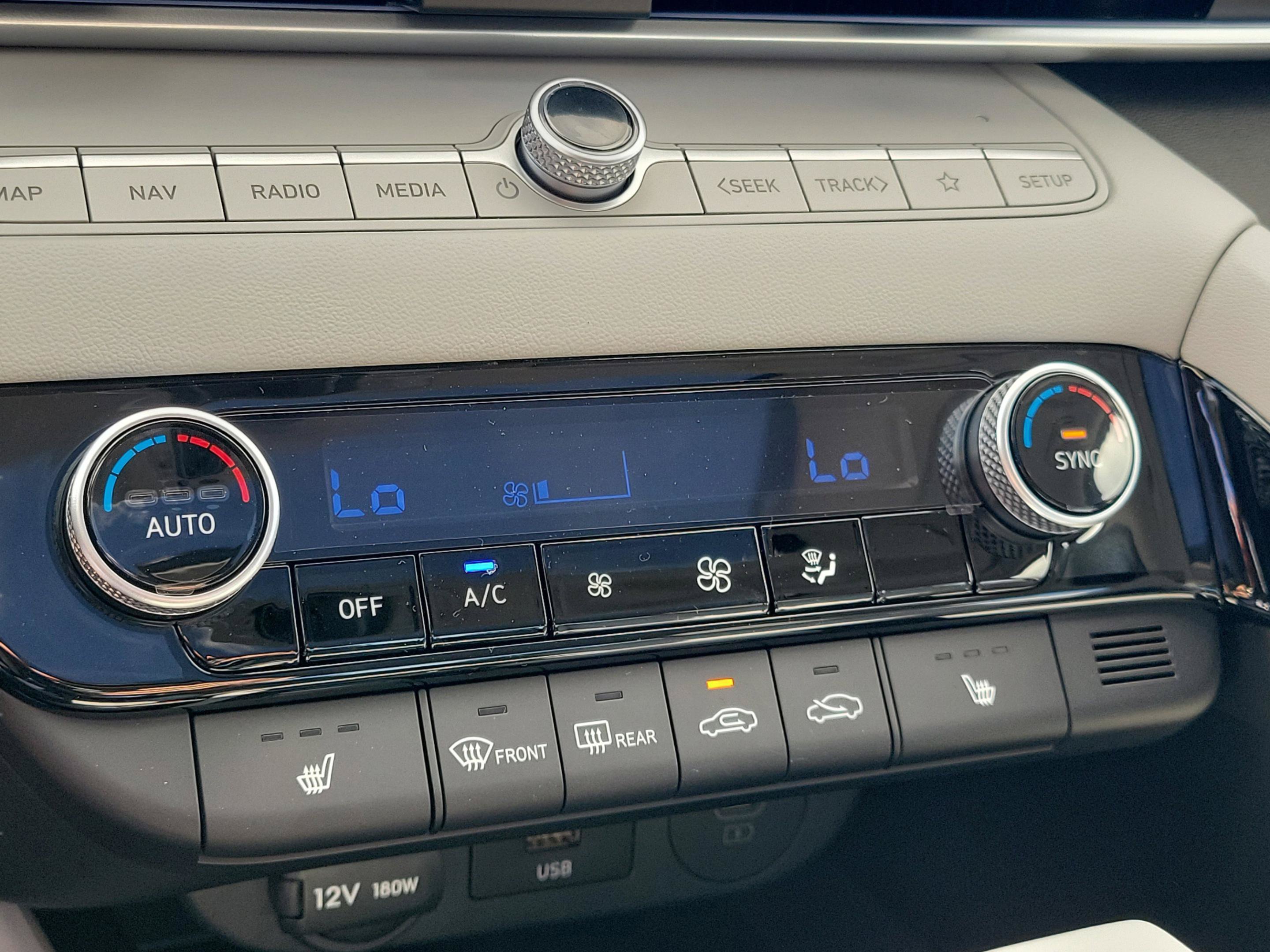 New 2026 Hyundai Elantra Limited FWD image 30