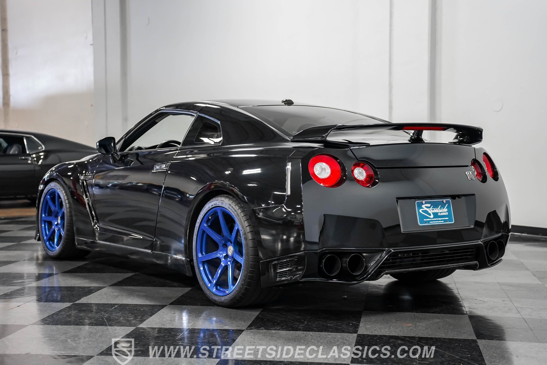 Used 2013 Nissan GT-R Premium image 10