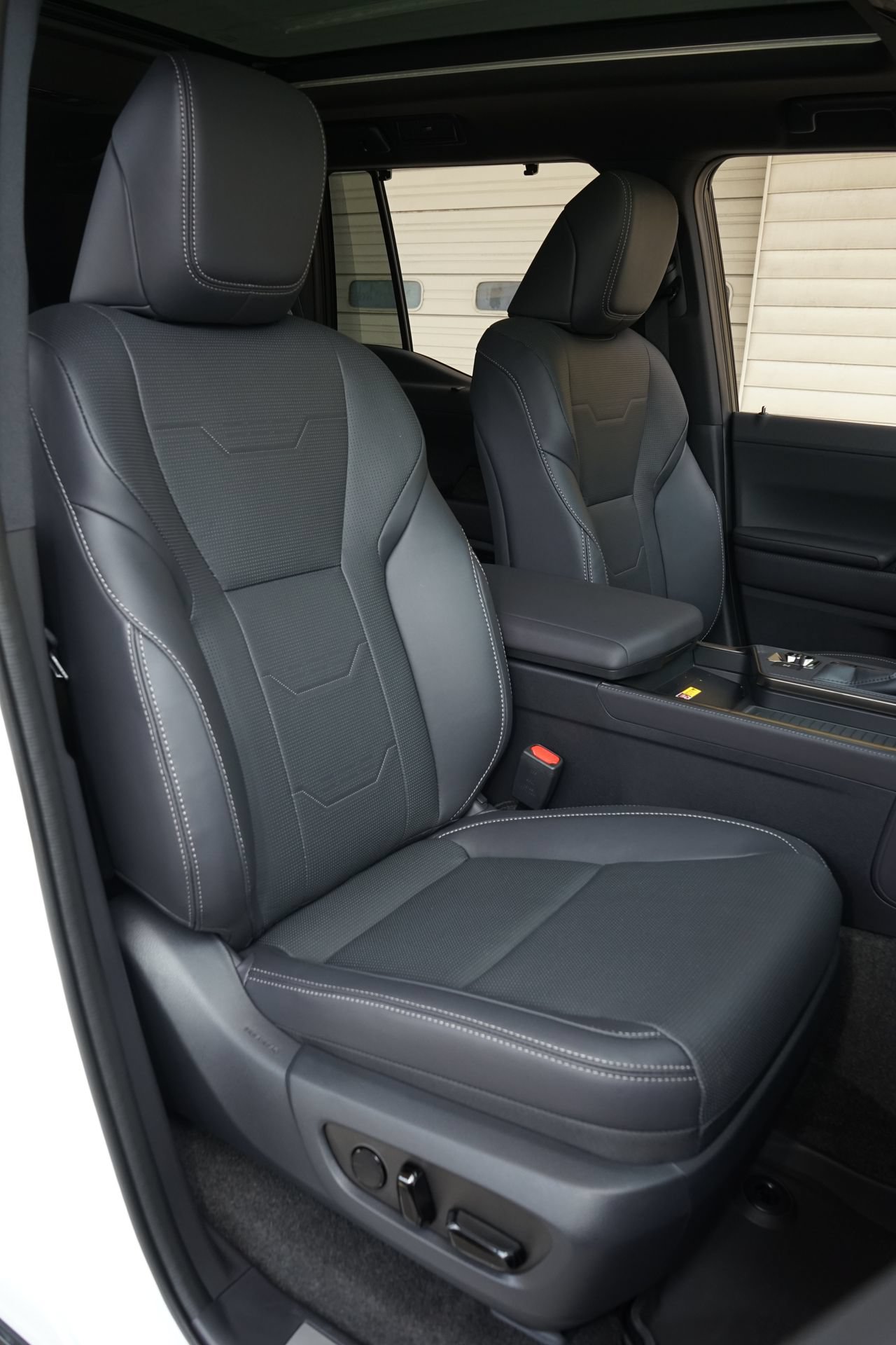 Used 2026 Lexus GX 550 w/ Accessory Package (2T) AWD/4WD image 4