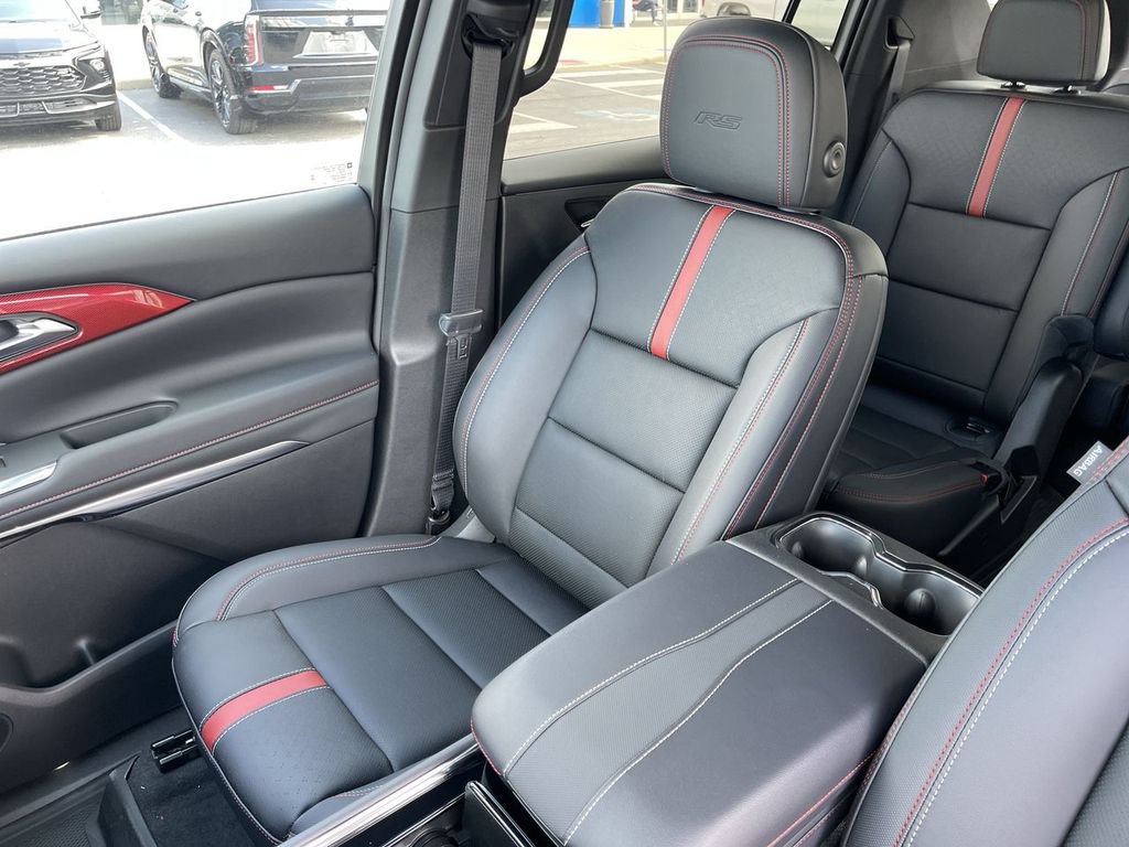 New 2026 Chevrolet Traverse RS w/ LPO, Floor Liner Package AWD/4WD image 26