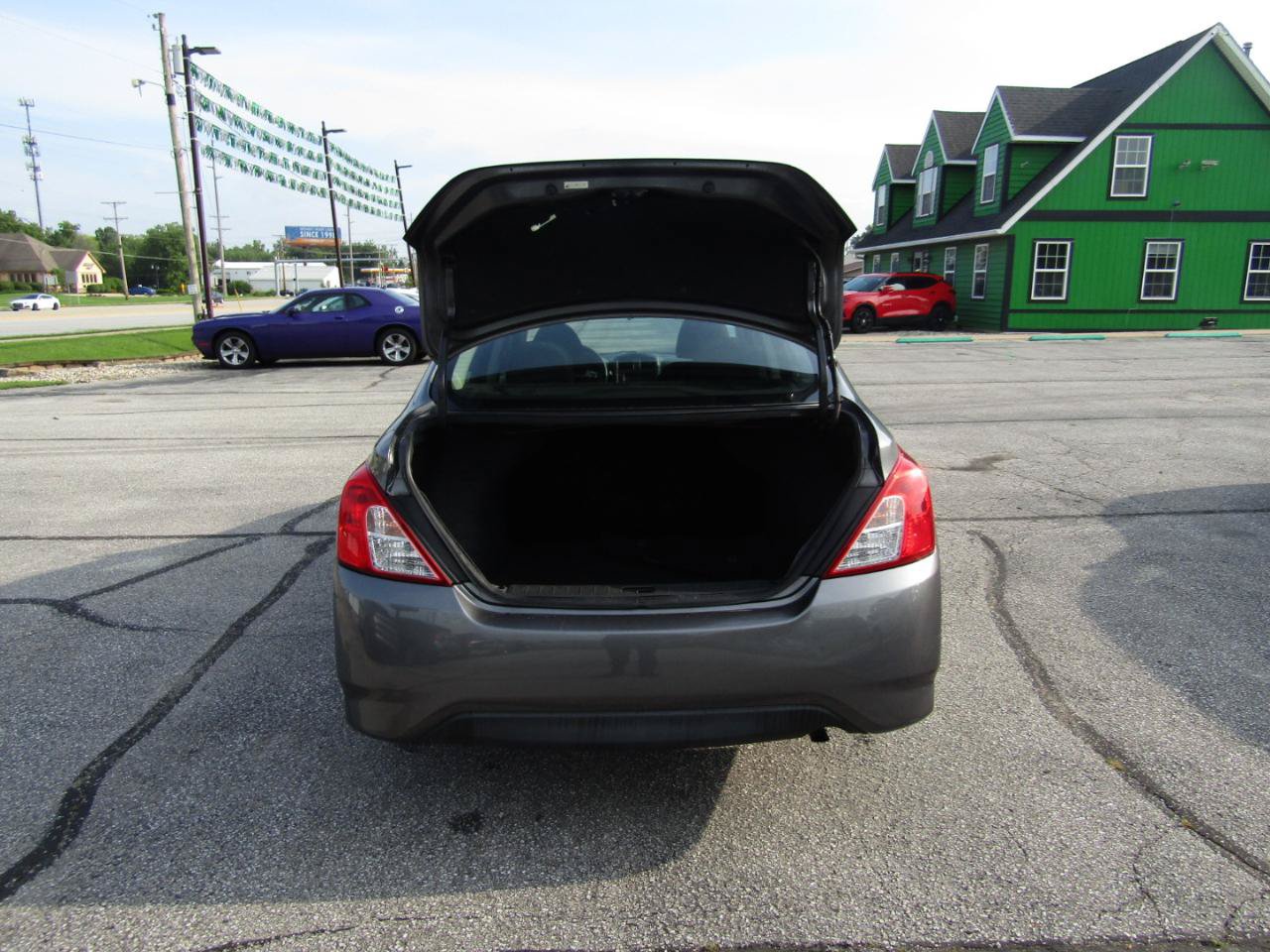 Used 2018 Nissan Versa S Plus FWD image 7