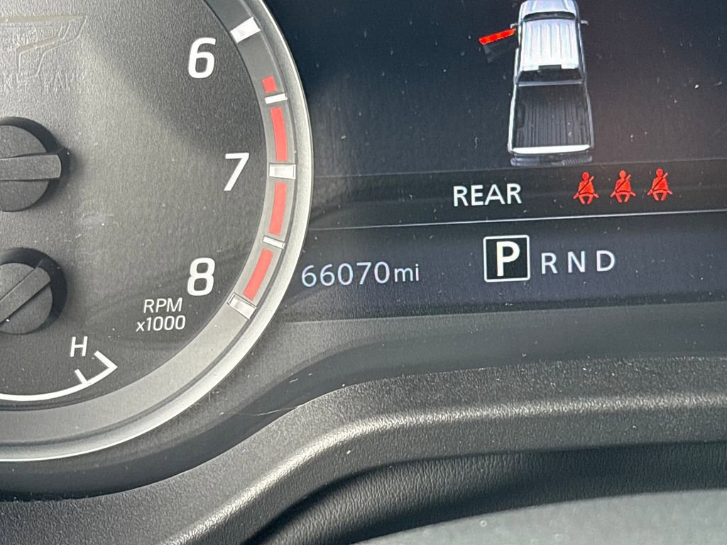 Used 2021 Nissan Titan SV w/ SV Convenience Package image 21