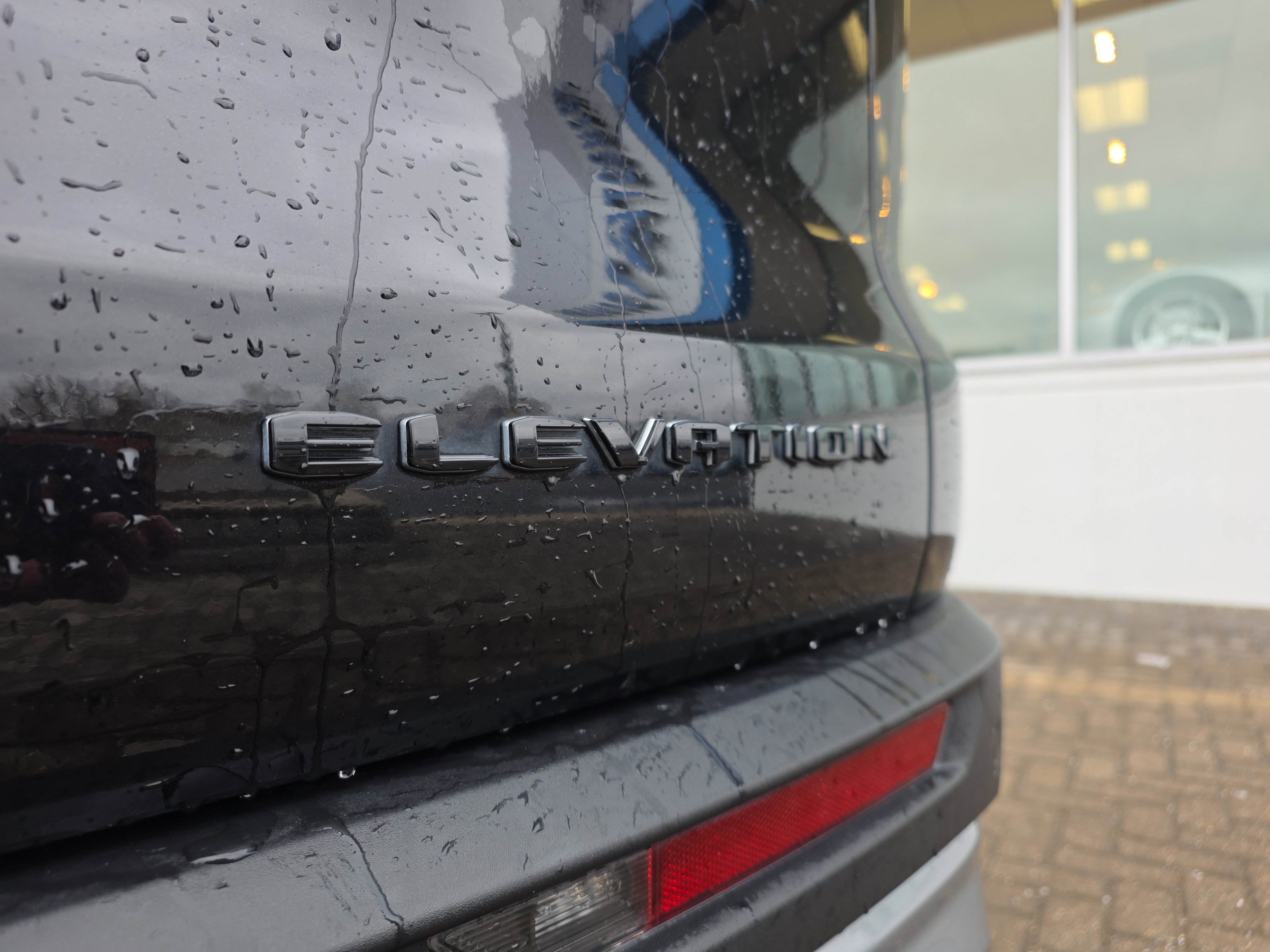 Used 2025 GMC Acadia Elevation image 13