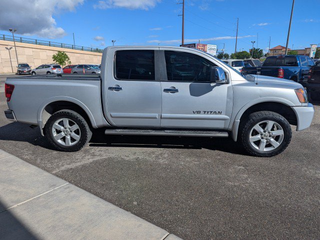 Used 2011 Nissan Titan SL w/ SL Technology Pkg AWD/4WD image 6