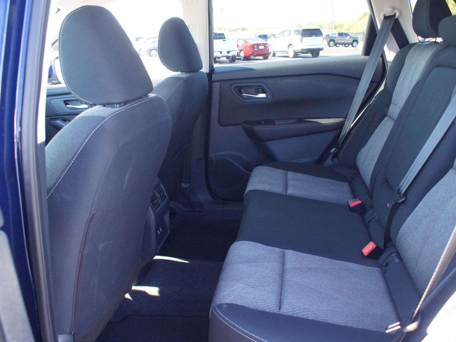 Used 2026 Nissan Rogue SV FWD image 13