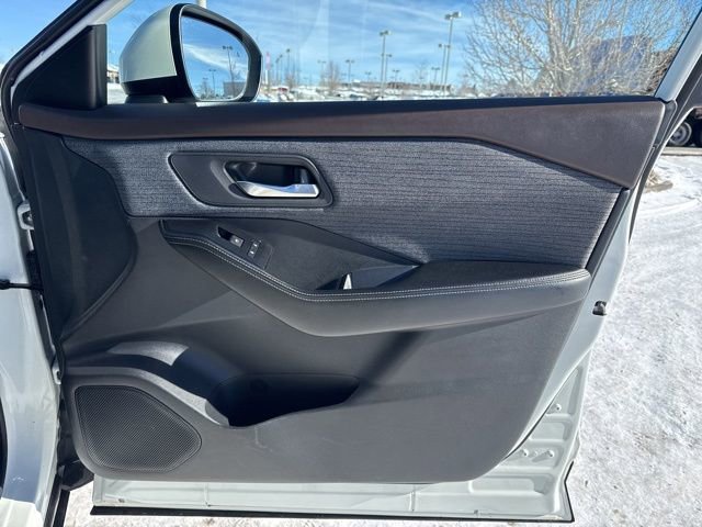 Used 2023 Nissan Rogue SV image 22