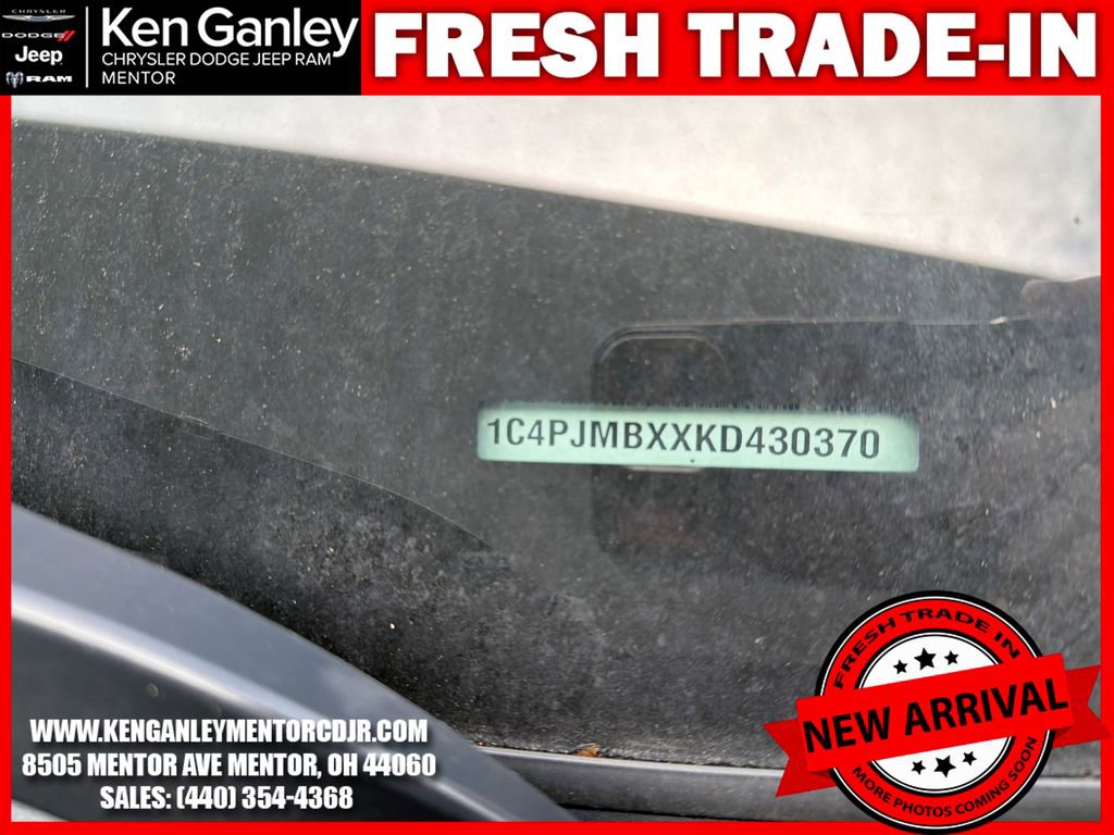 Used 2019 Jeep Cherokee Trailhawk w/ Cold Weather Group AWD/4WD image 14