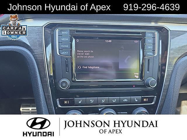 Used 2016 Volkswagen Passat 1.8T SEL Premium image 42