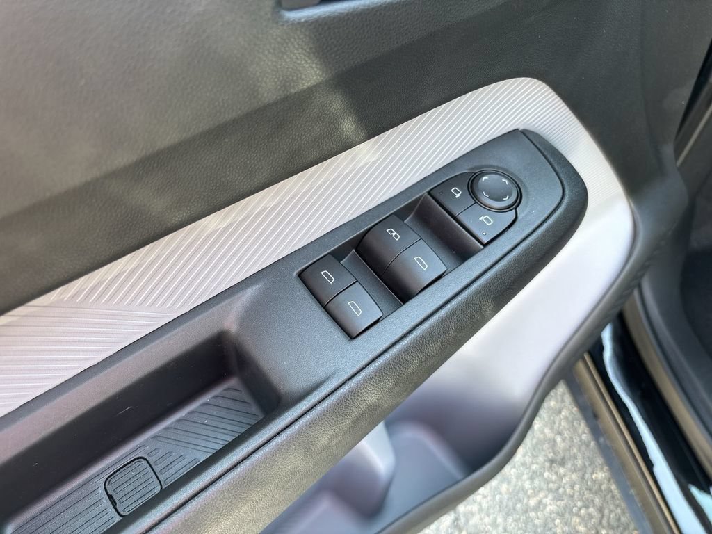 New 2027 Chevrolet Bolt LT w/ Comfort Package FWD image 23