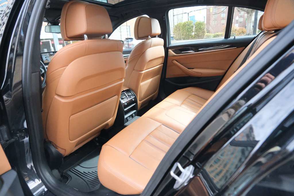 Used 2017 BMW 540i xDrive AWD/4WD image 22