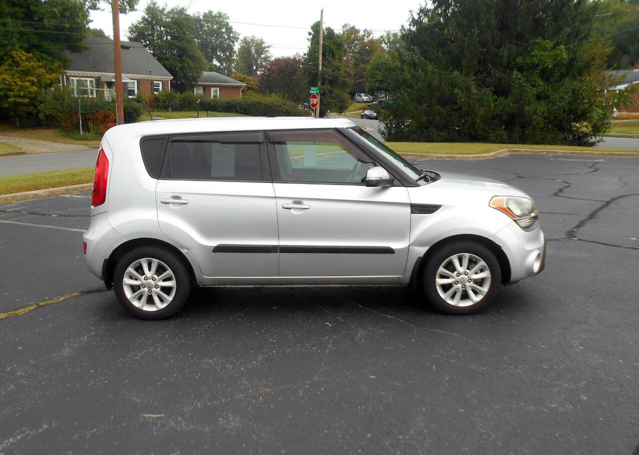 Used 2012 Kia Soul + image 5