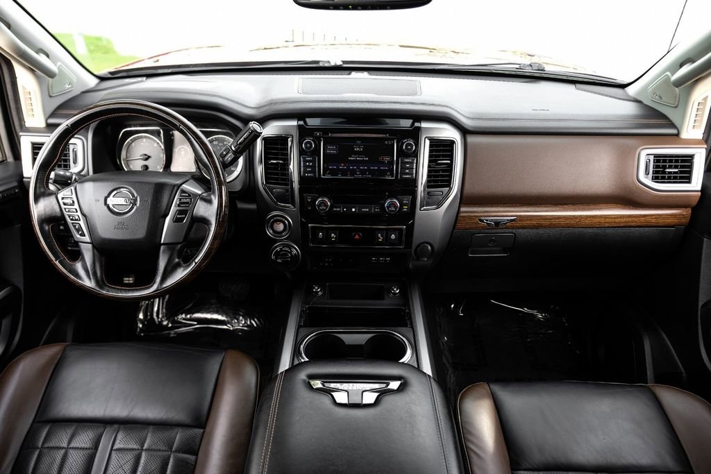 Used 2019 Nissan Titan Platinum Reserve w/ Platinum Utility Package AWD/4WD image 10