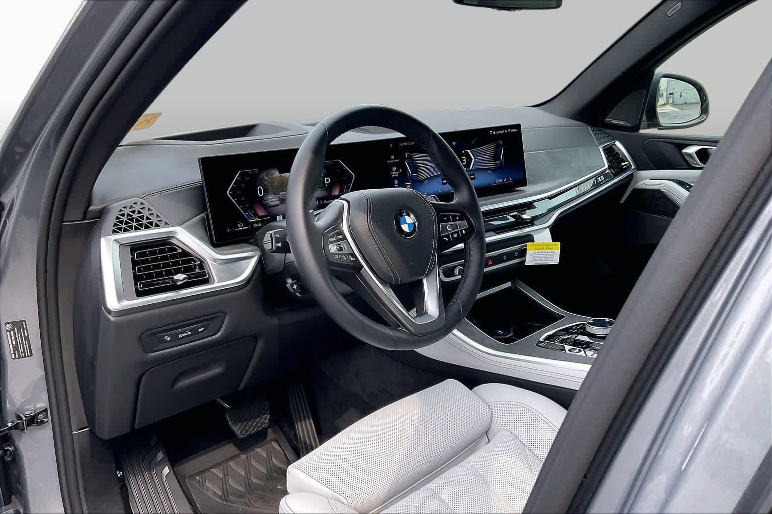 Used 2026 BMW X5 xDrive40i w/ Executive Package AWD/4WD image 17