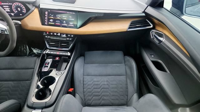 Used 2023 Audi e-tron GT Premium Plus AWD/4WD image 57