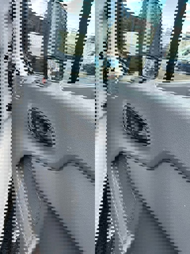 Used 2019 Ford Transit 250 138 RWD image 22