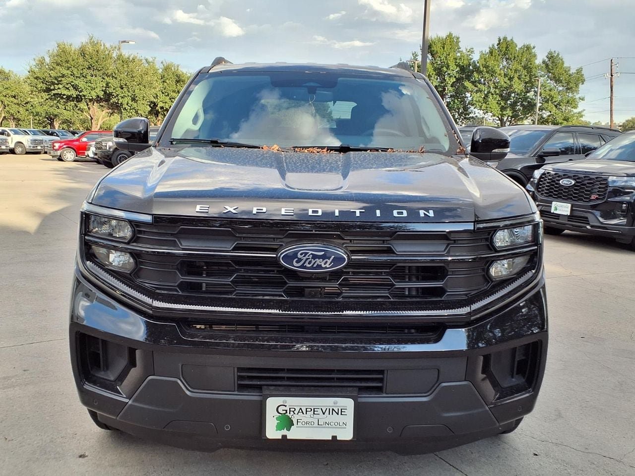 New 2026 Ford Expedition Active RWD image 2