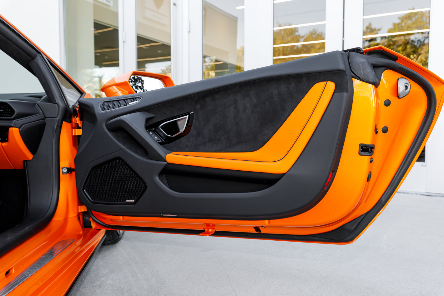 Used 2023 Lamborghini Huracan EVO RWD image 39