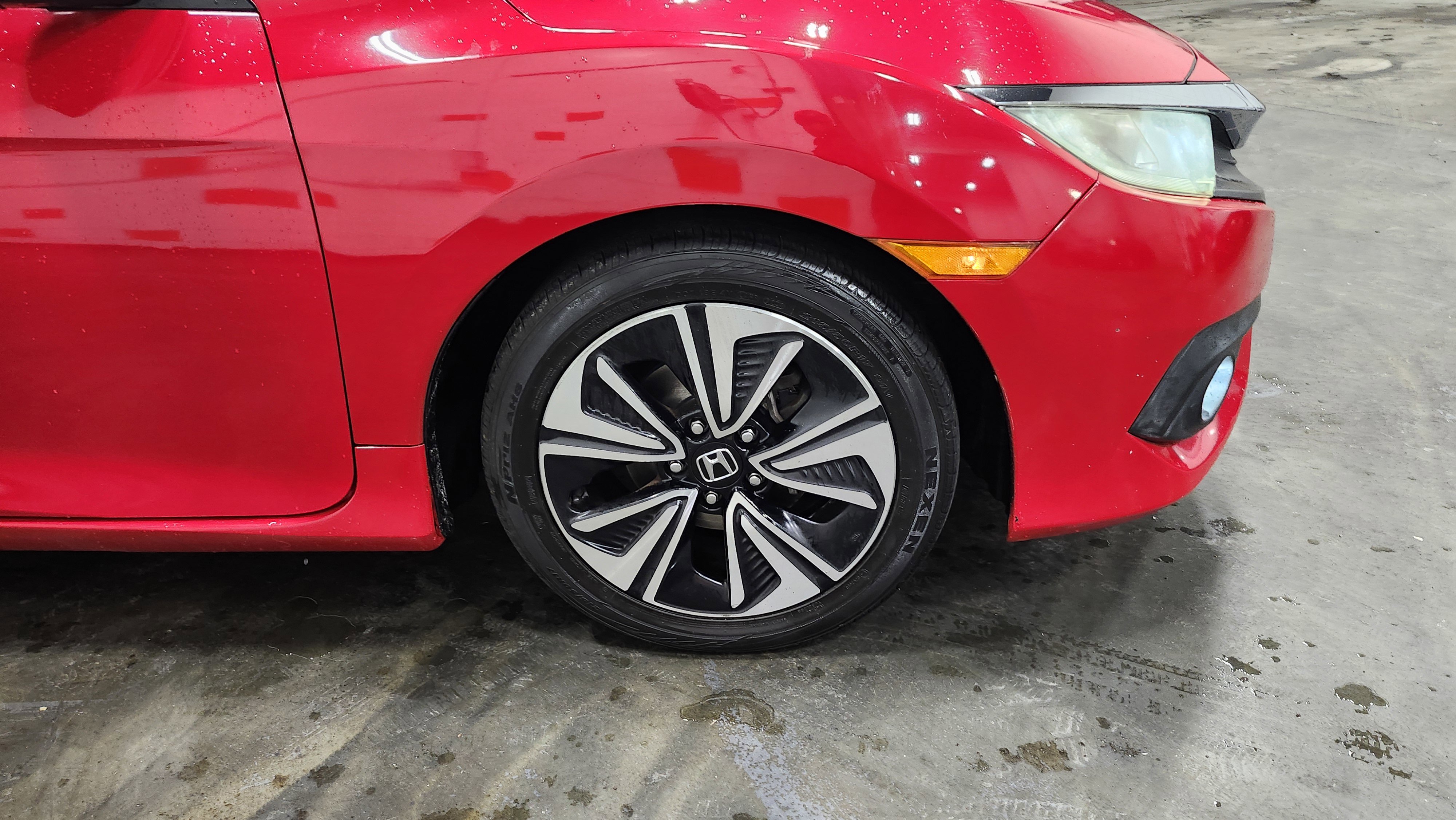 Used 2018 Honda Civic EX-T image 11