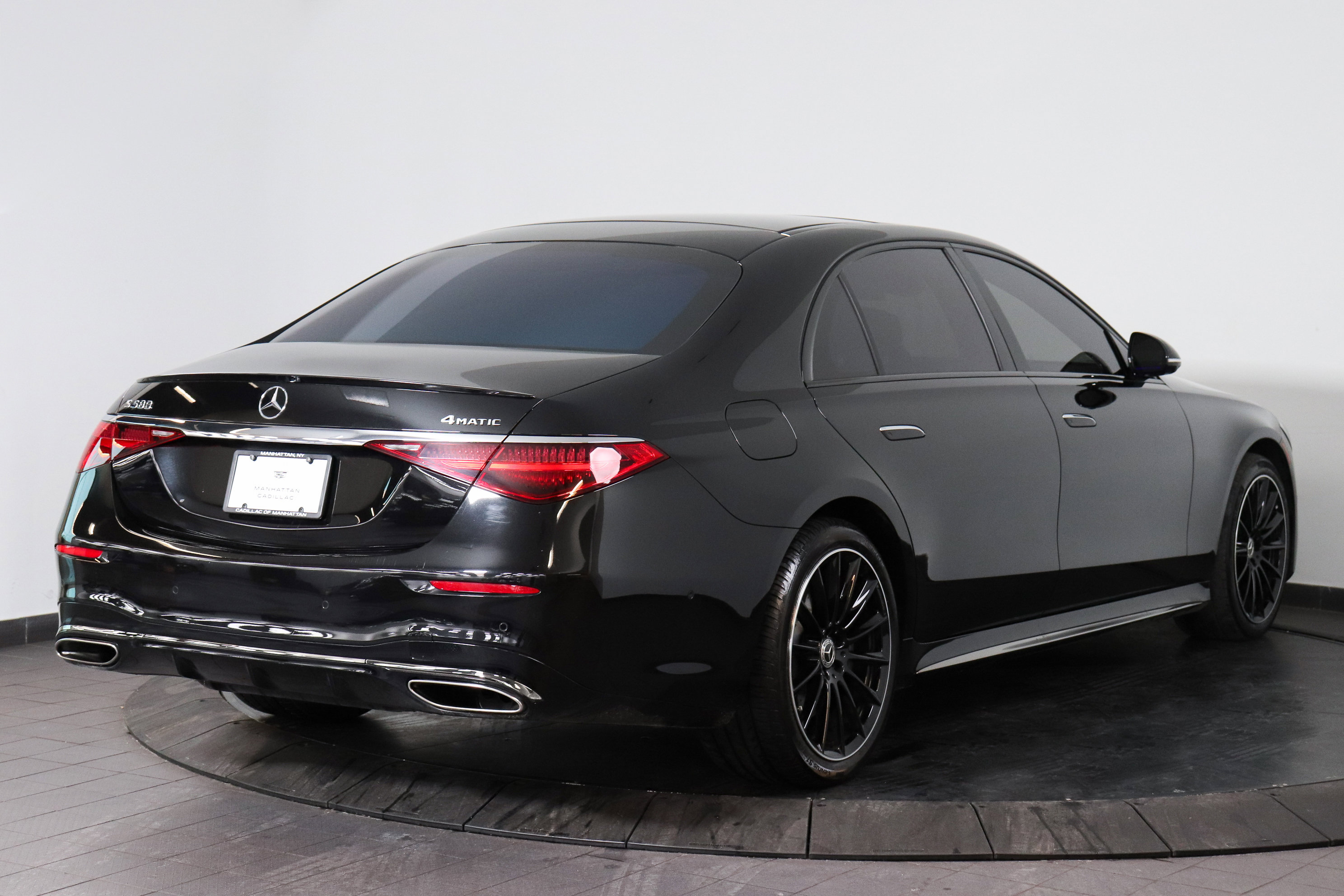 Used 2023 Mercedes-Benz S 580 4MATIC Sedan image 5