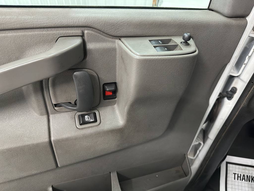 Used 2016 GMC Savana 3500 image 11