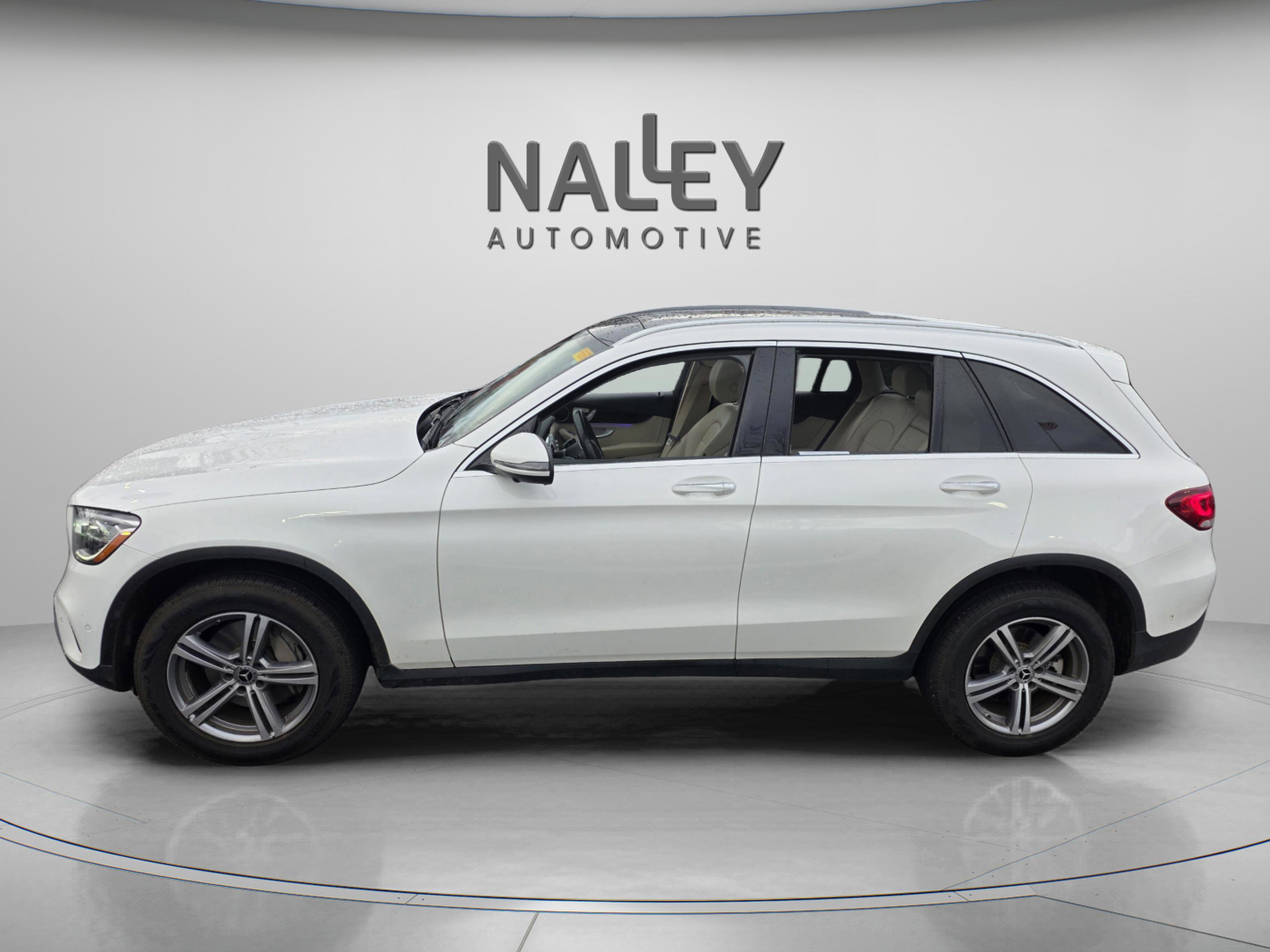 Used 2022 Mercedes-Benz GLC 300 image 2