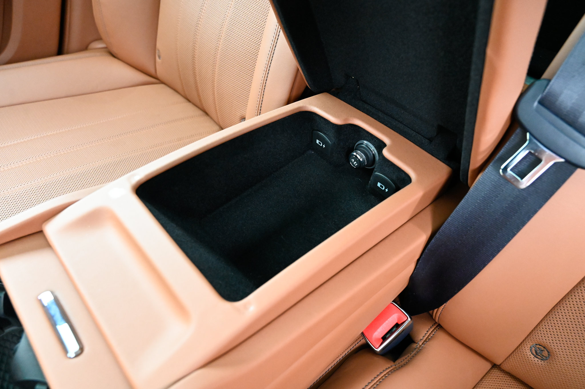 Used 2022 Bentley Flying Spur V8 AWD/4WD image 42