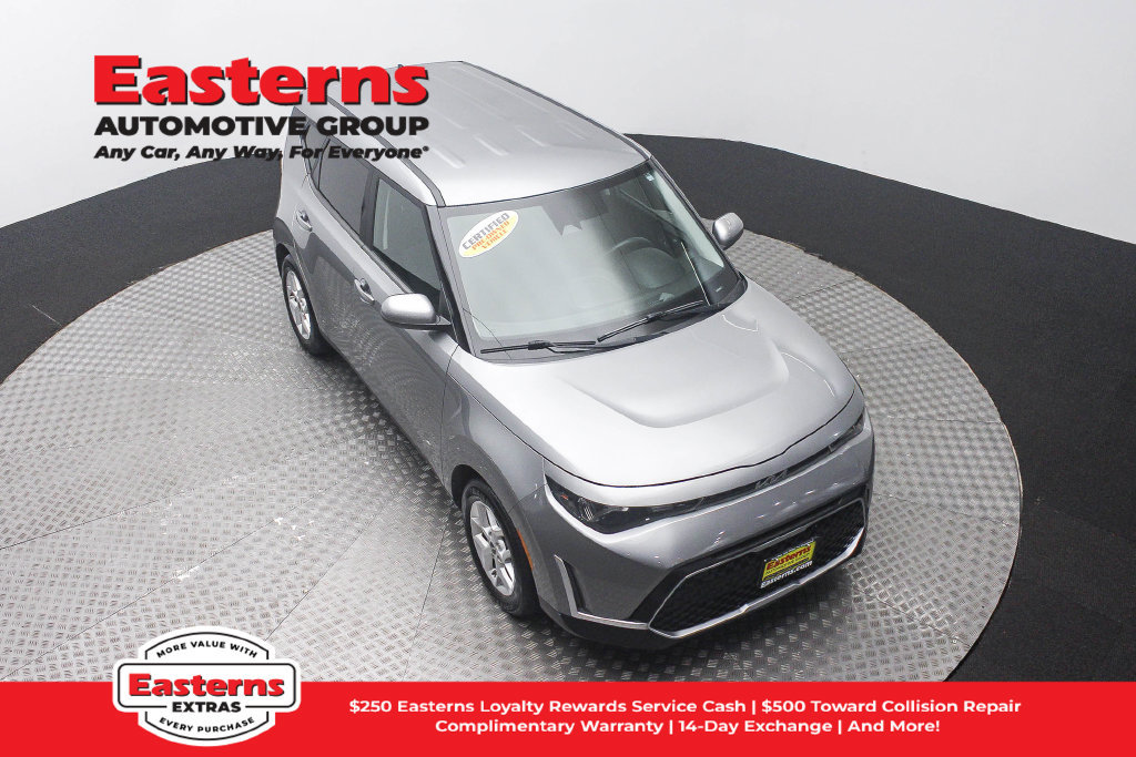 Used 2023 Kia Soul LX w/ LX Technology Package FWD image 4