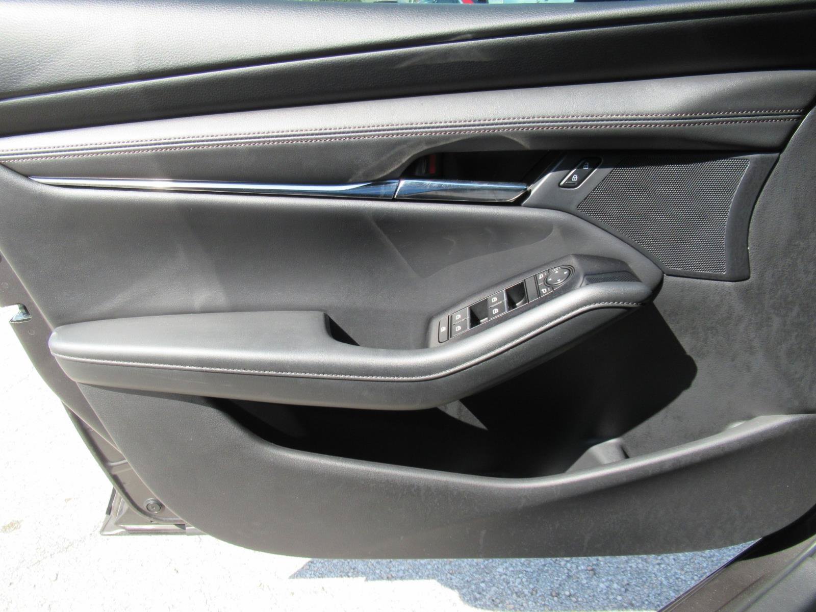 Used 2021 MAZDA MAZDA3 s FWD image 23