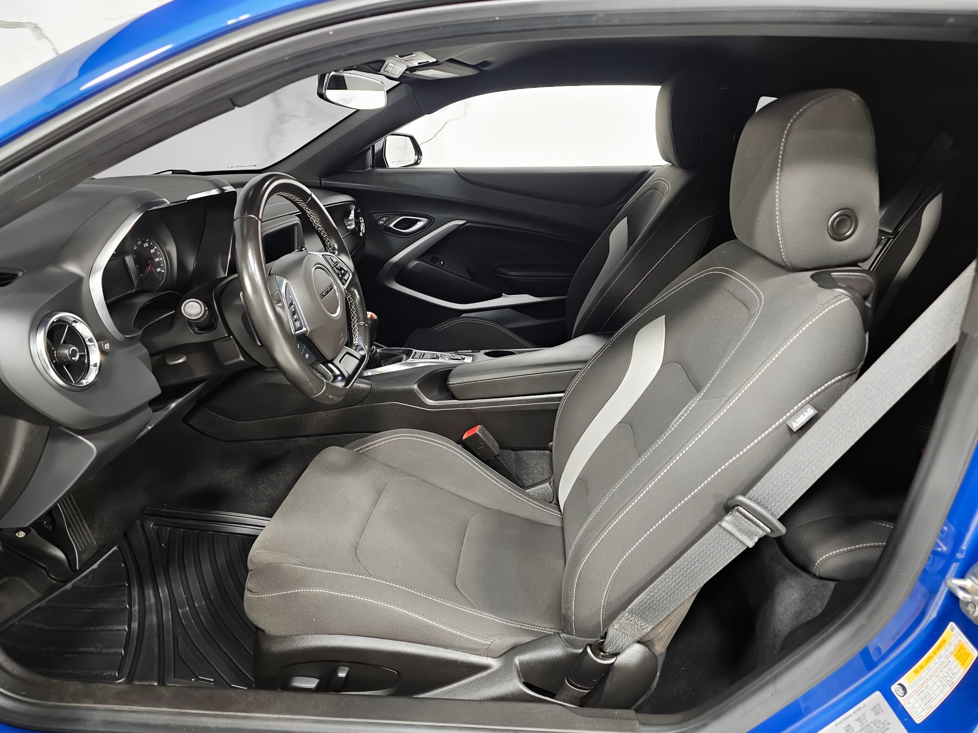 Used 2022 Chevrolet Camaro LT RWD image 17