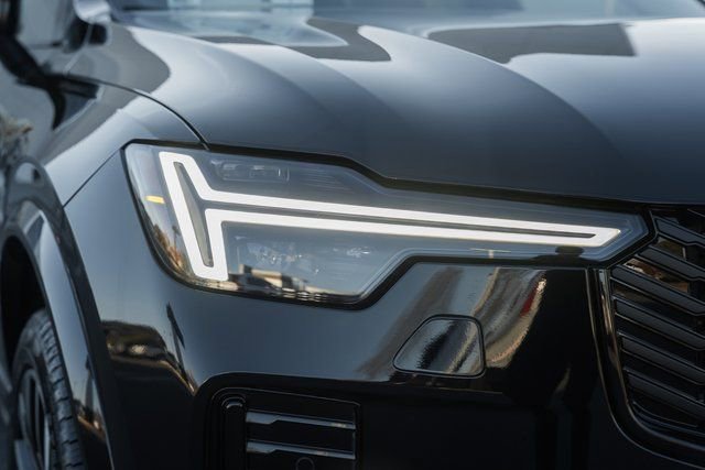 New 2026 Volvo XC90 B6 Ultra w/ Protection Package image 11