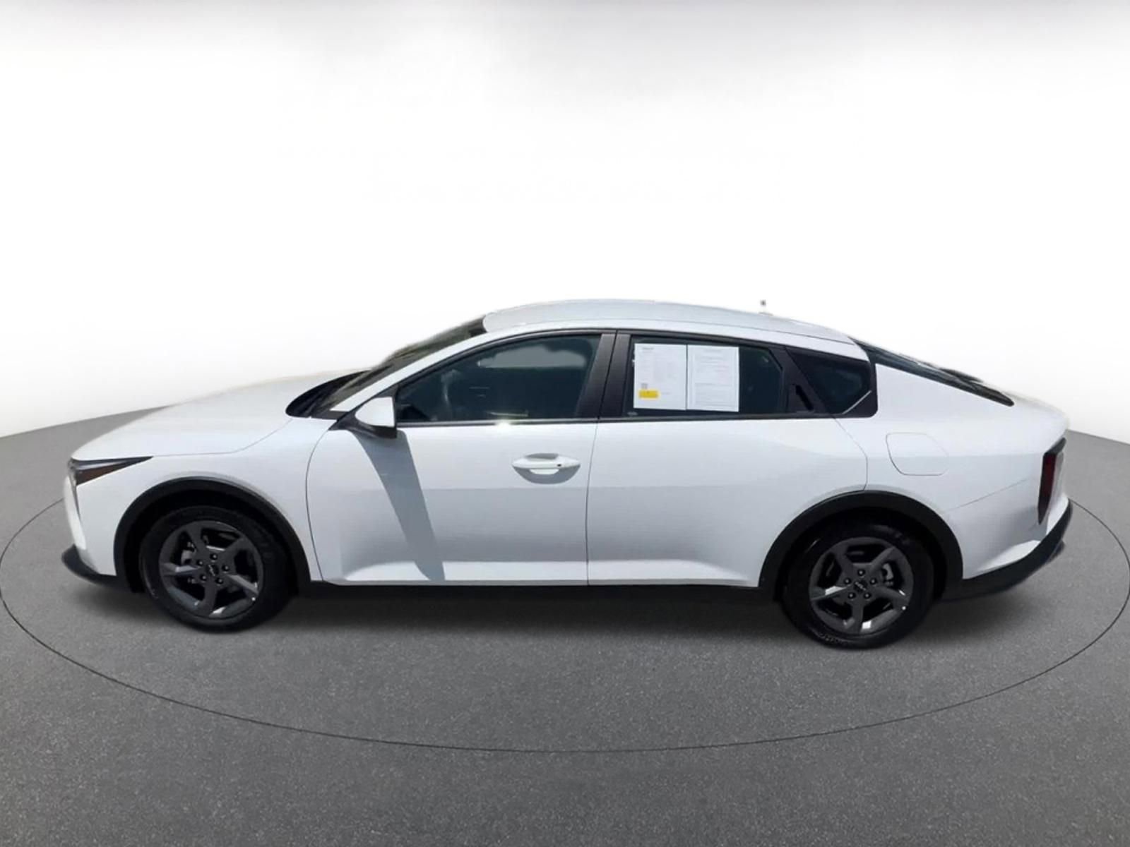 Used 2025 Kia K4 FWD image 11