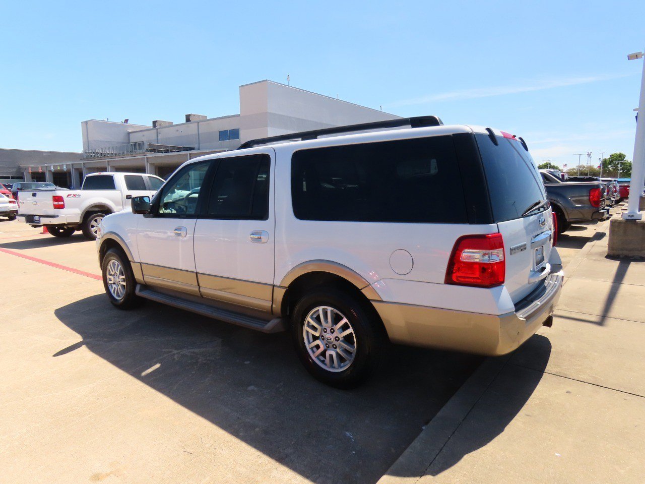 Used 2013 Ford Expedition EL XLT image 17