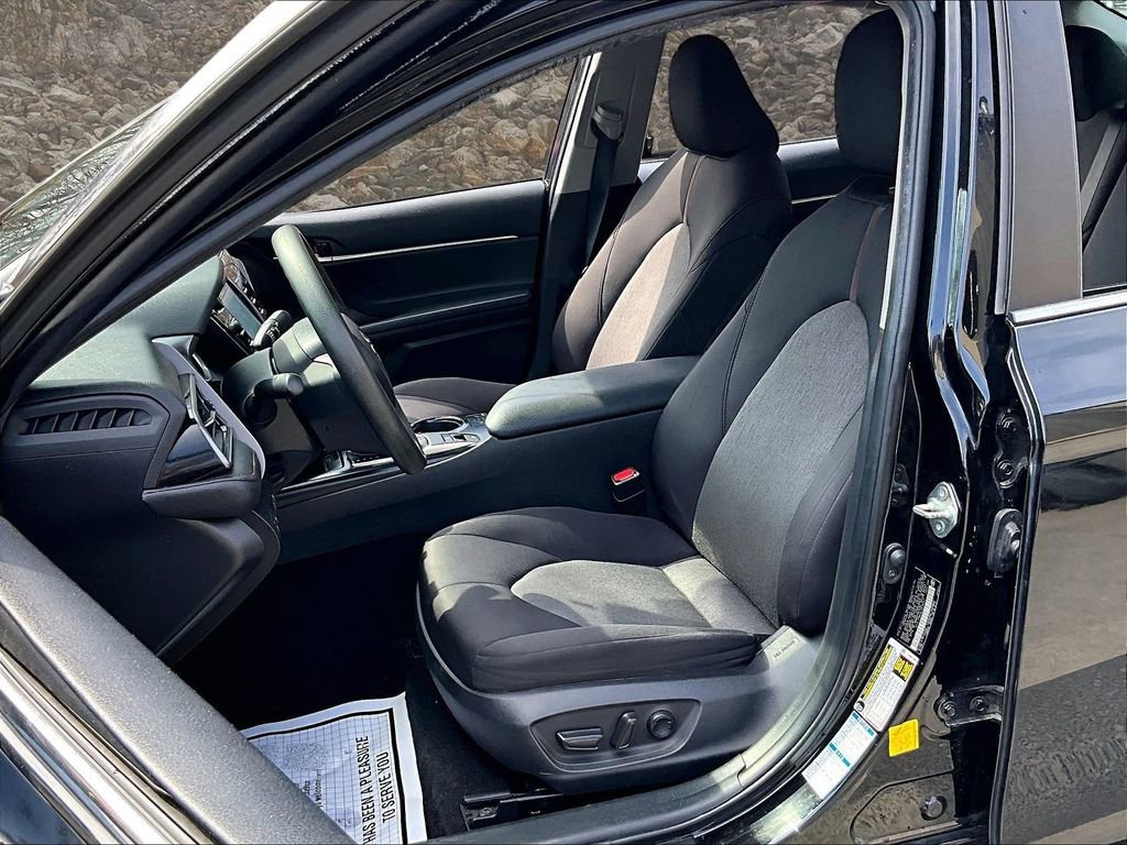 Used 2020 Toyota Camry LE w/ Convenience Package image 23