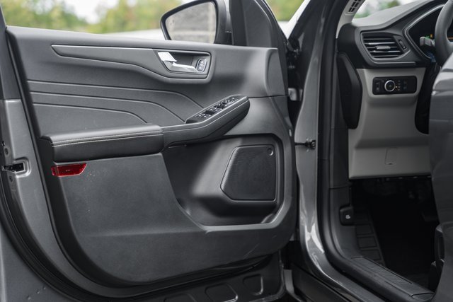 New 2026 Ford Escape SE FWD image 40