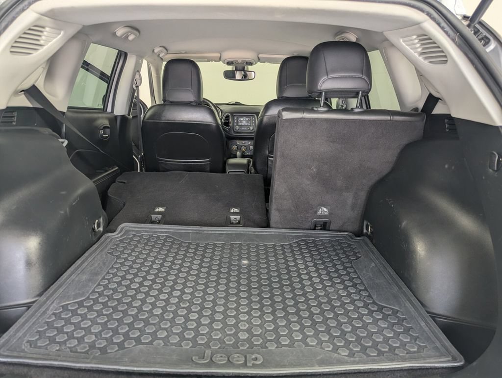 Used 2018 Jeep Compass Latitude w/ Cold Weather Group AWD/4WD image 24