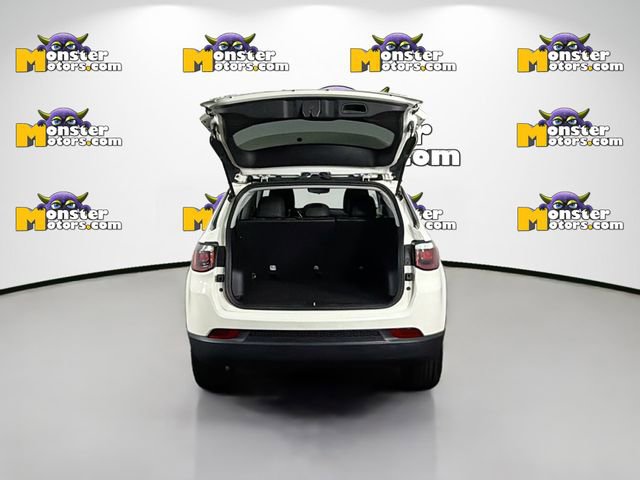 Used 2020 Jeep Compass Latitude w/ Cold Weather Group AWD/4WD image 25