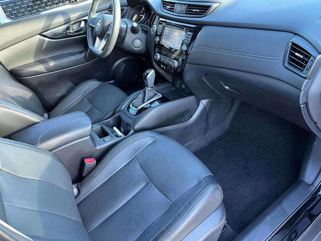 Used 2017 Nissan Rogue SL w/ SL Premium Package image 11