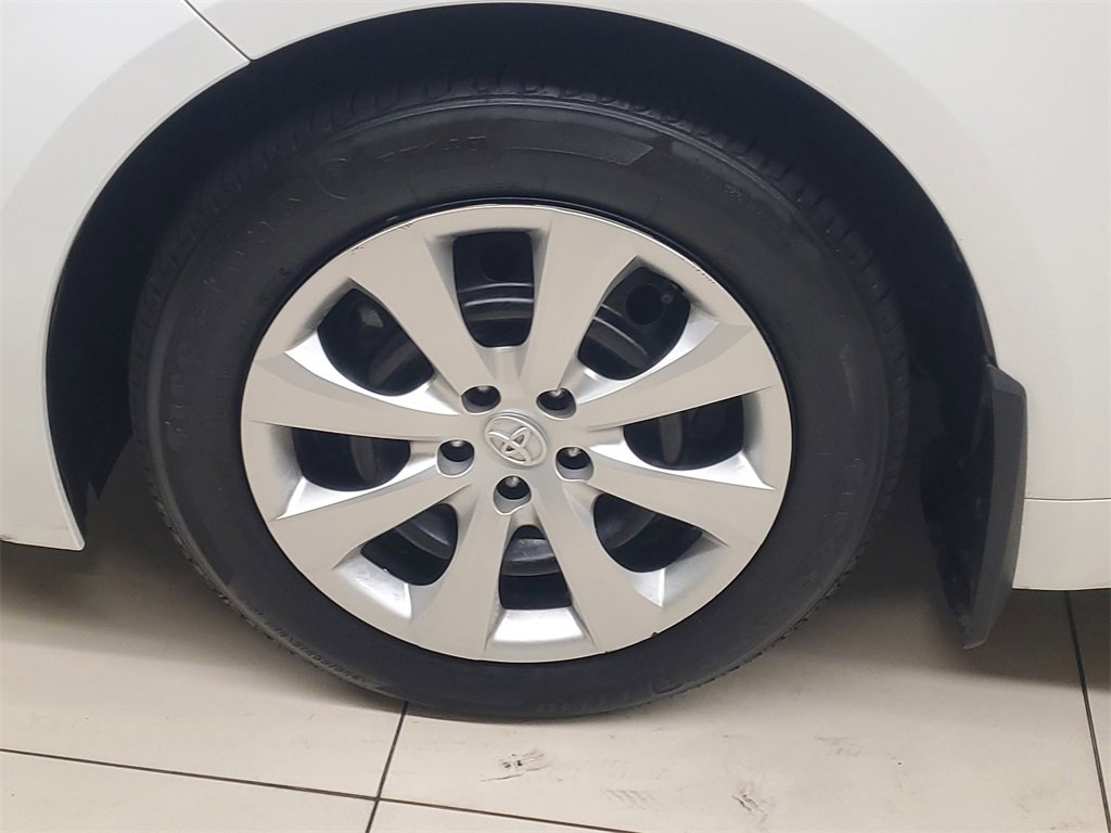 Used 2025 Toyota Corolla LE image 4