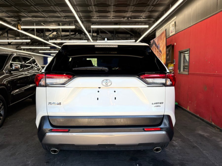 Used 2019 Toyota RAV4 Limited w/ Advanced Technology Package AWD/4WD image 5