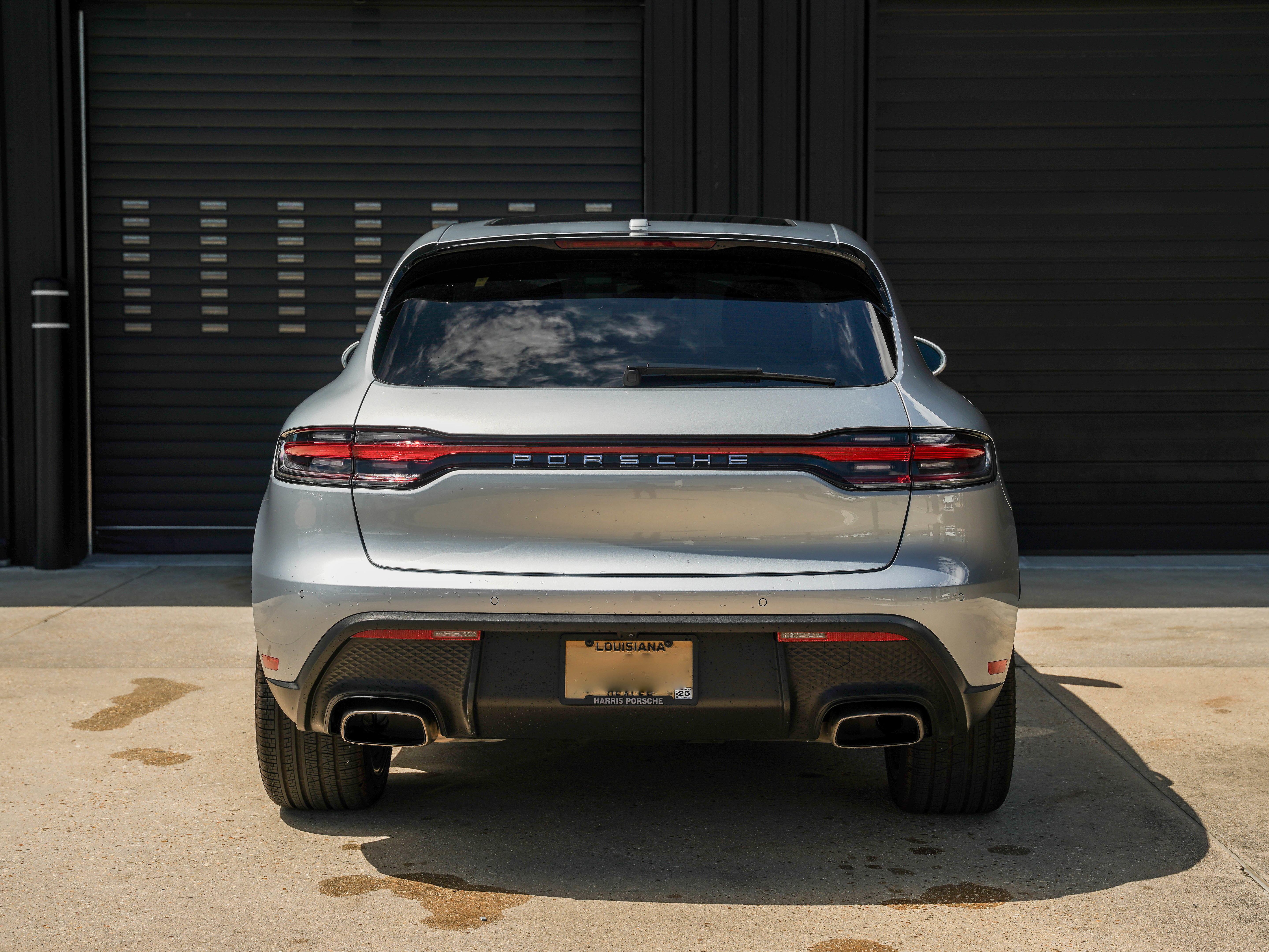 Certified 2025 Porsche Macan image 9