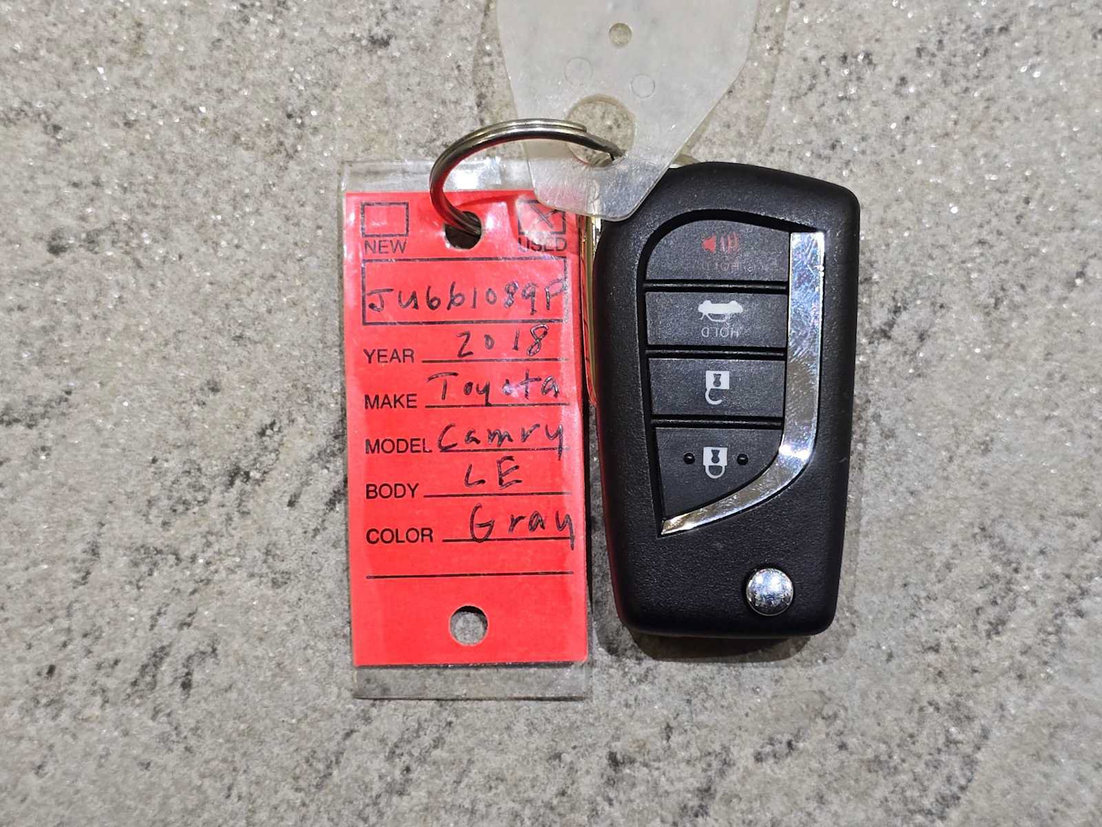 Used 2018 Toyota Camry LE FWD image 31