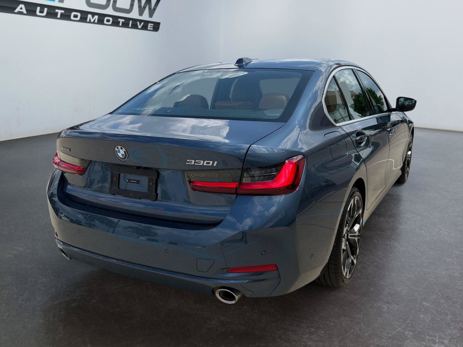 Used 2026 BMW 330i xDrive Sedan w/ Premium Package AWD/4WD image 11