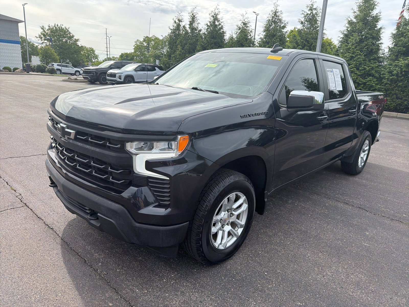 Used 2022 Chevrolet Silverado 1500 LT w/ LPO, Dark Essentials Package AWD/4WD image 8