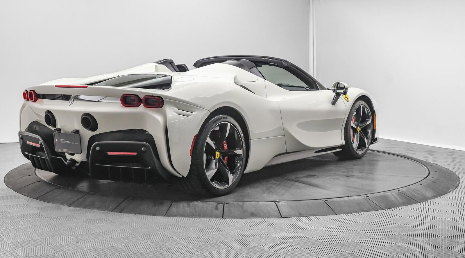 Used 2023 Ferrari SF90 Spider Bianco Avus image 7